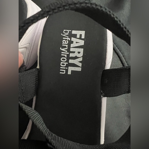 Farylrobin: Black Women’s Velcro Sandals: Size 10 - Picture 2 of 5